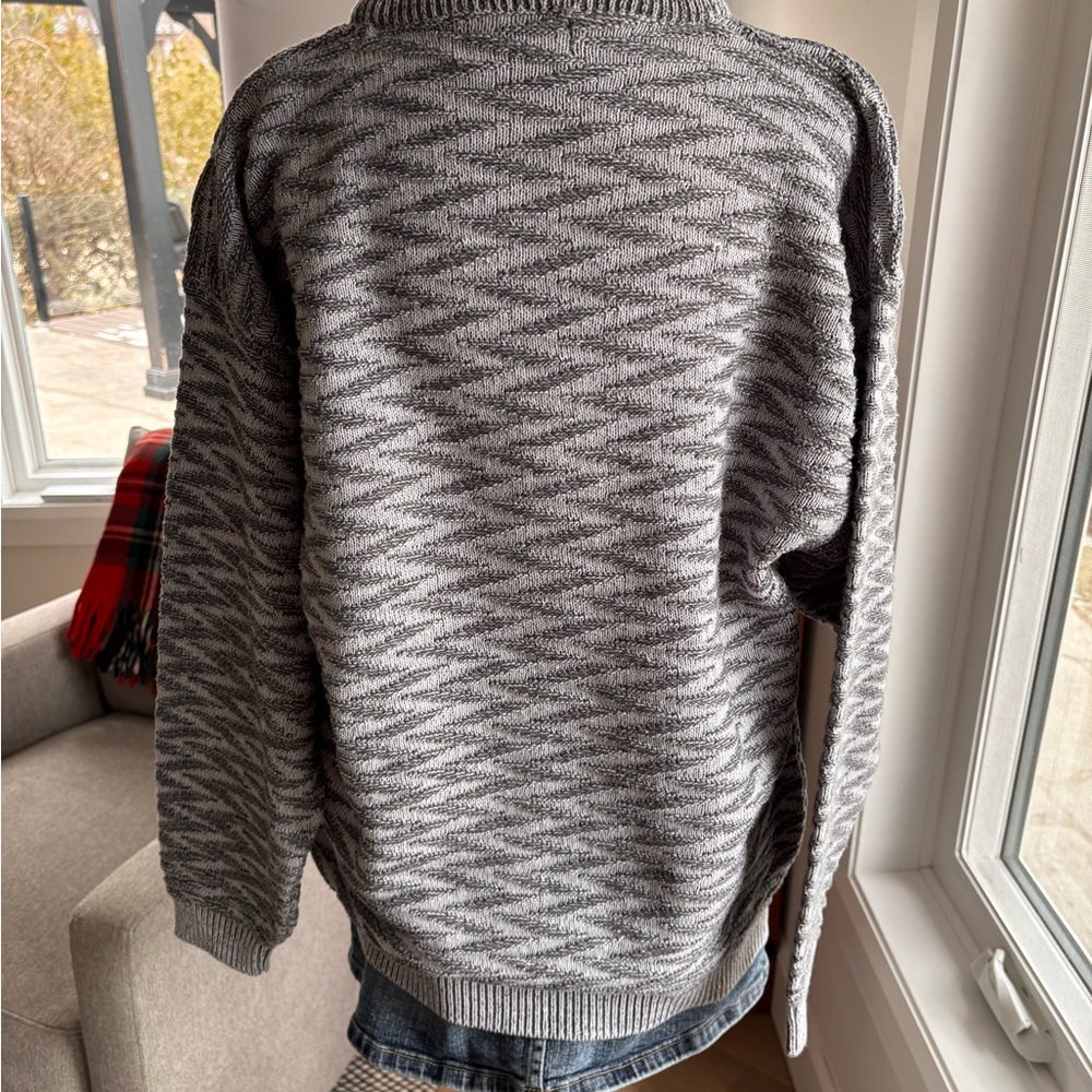 Vintage Street Closed Knit Sweater 🩶 - Picture 4 of 5